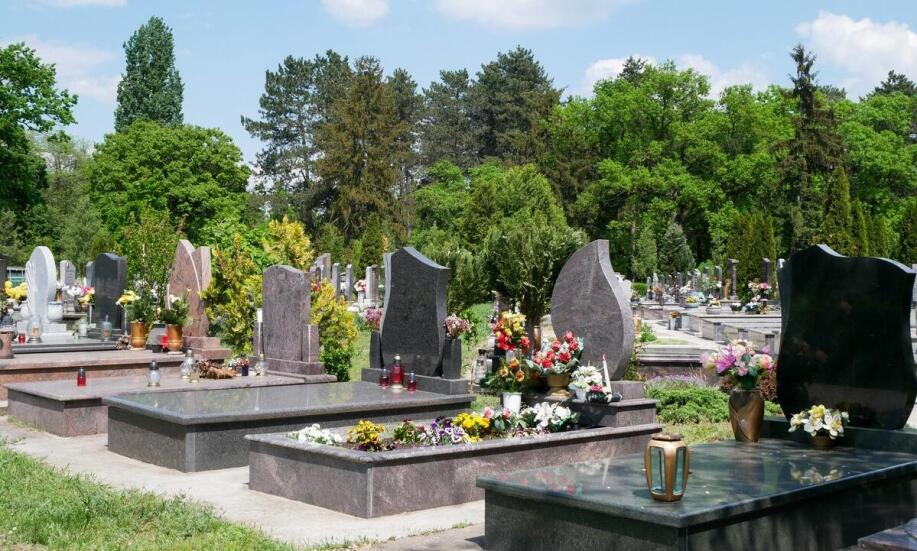 Rola cmentarnej galanterii w tworzeniu unikalnych pomników