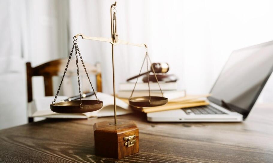 Umowy cywilnoprawne - Kancelaria Adwokacka Kamil Flatow