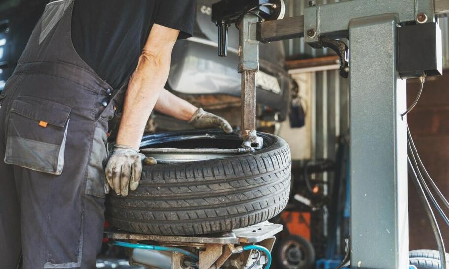 Usługi wulkanizacyjne na miejscu zdarzenia: co oferujemy dla klientów