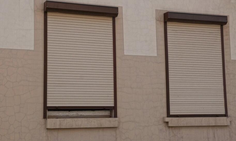 Rodzaje żaluzji fasadowych w zależności od sposobu montażu