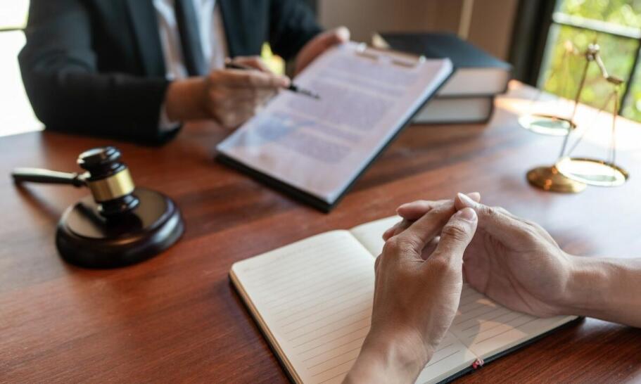 Ustalanie kontaktów z dziećmi po rozwodzie – znaczenie prawnego wsparcia