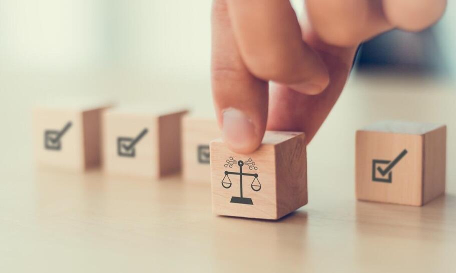 Czym zajmuje się informatyka, a czym technologia informacyjna?