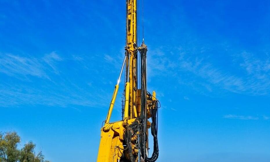 Zastosowanie wbijania rur w projektach telekomunikacyjnych – kluczowe korzyści.