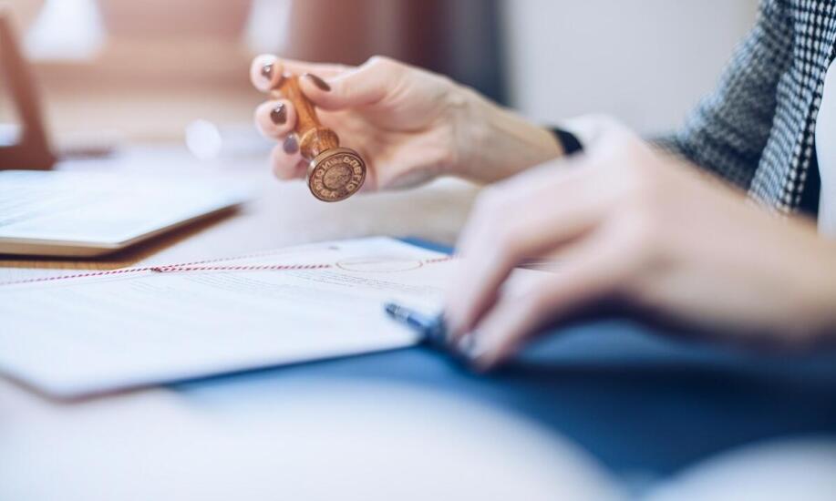 Znaczenie sporządzania notarialnych aktów dla prawnego bezpieczeństwa transakcji