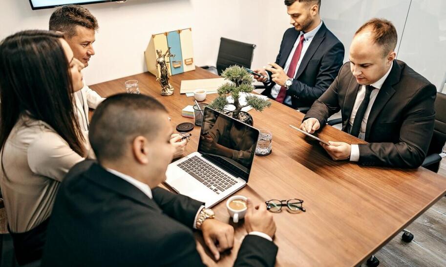 Jak biuro rachunkowe w Warszawie pomaga w sporządzaniu umów cywilnoprawnych?