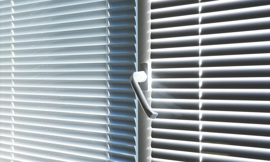 Folie przeciwsłoneczne a redukcja promieniowania UV w samochodzie