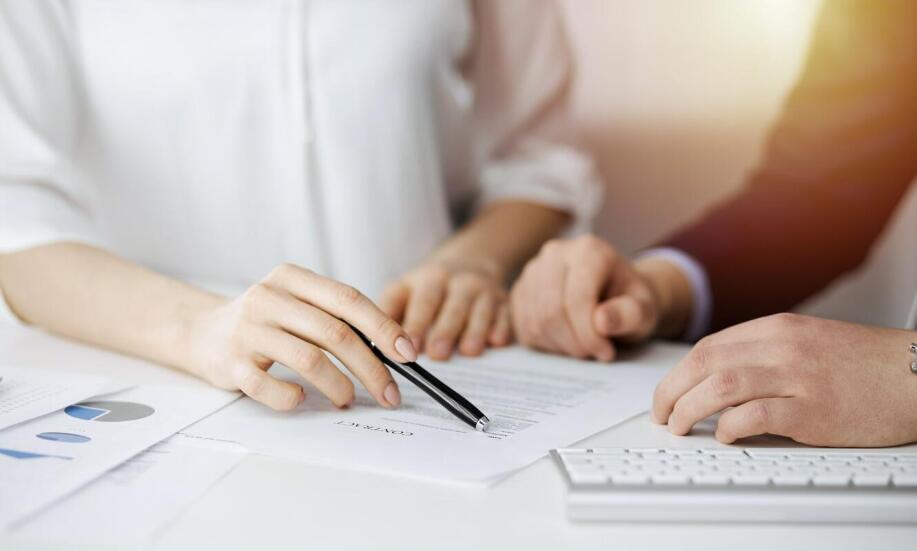 Jak zadbać o prawidłowość zapisów w umowie przy zakładaniu spółki?