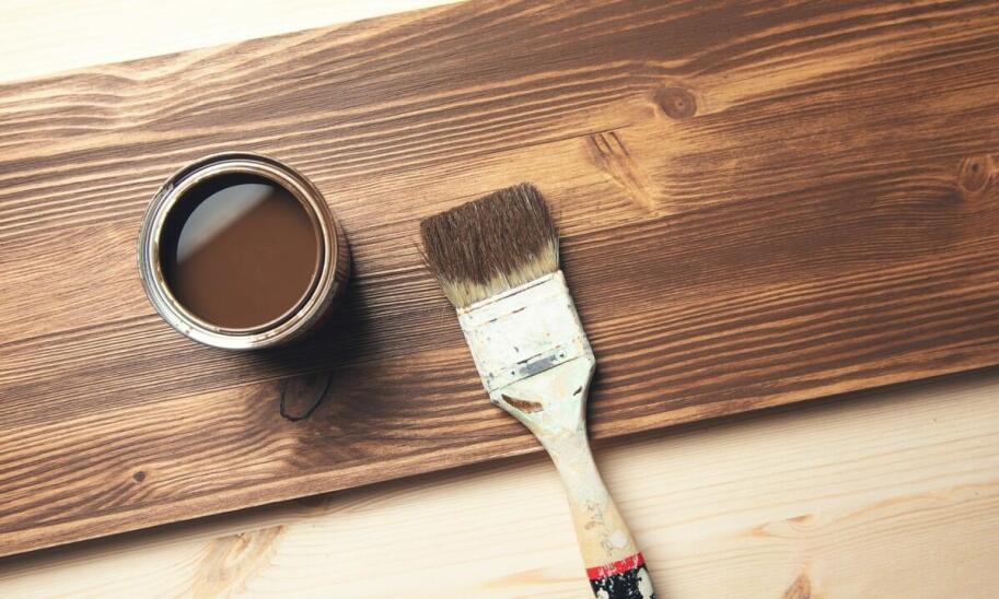 Najczęstsze błędy przy wyborze lakierów do drewna i jak ich unikać.