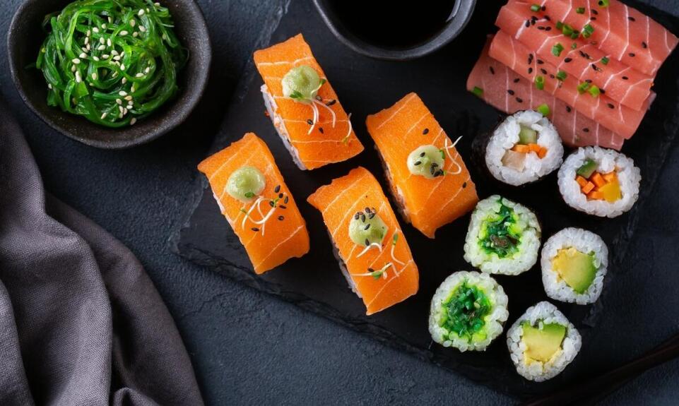 Dlaczego warto wybrać nasze sushi na biznesowe spotkanie?