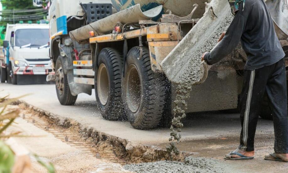 Jak betonowe prefabrykaty wpływają na trwałość infrastruktury drogowej?