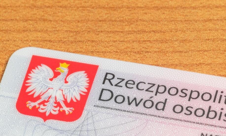 Dlaczego warto skorzystać z usług specjalistów przy ubieganiu się o kartę stałego pobytu?