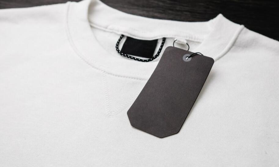 Bluza z haftem jako element limitowanej kolekcji – korzyści dla marki