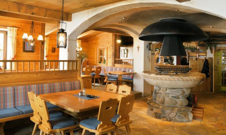 Hotel z klimatyczną restauracją – co warto spróbować z menu?