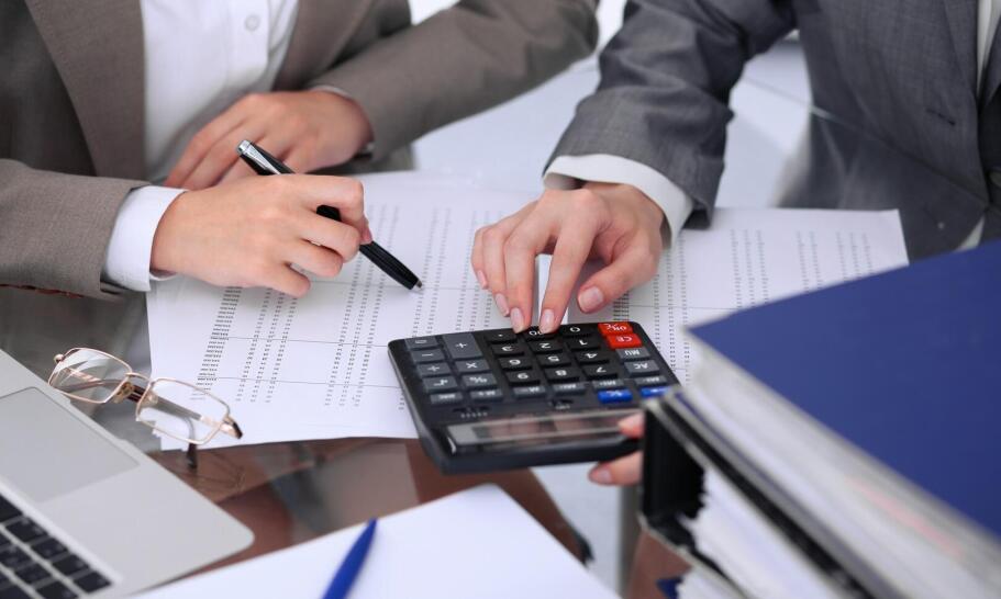 Usługi księgowe dla małych firm – co warto wiedzieć?