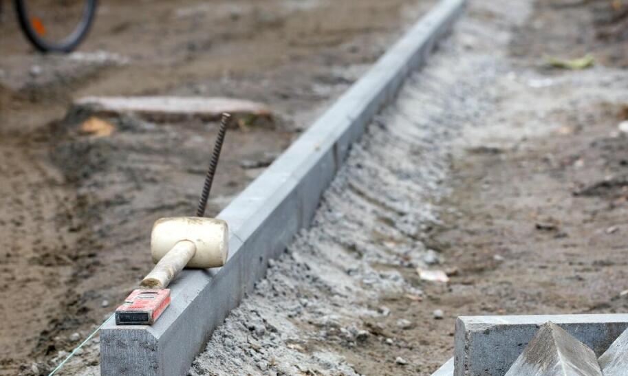 Ile betonu potrzeba na metr krawężnika?