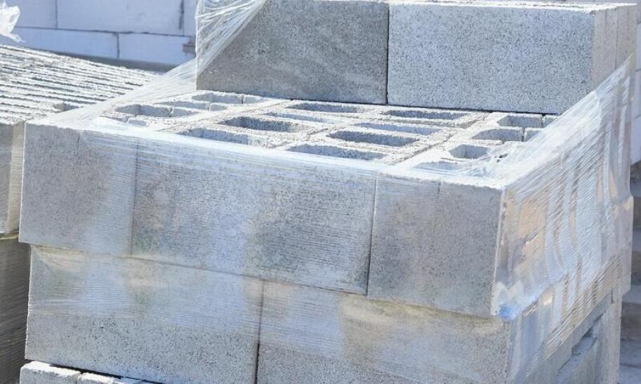 Z czego budować ściany zewnętrzne – porównanie popularnych materiałów