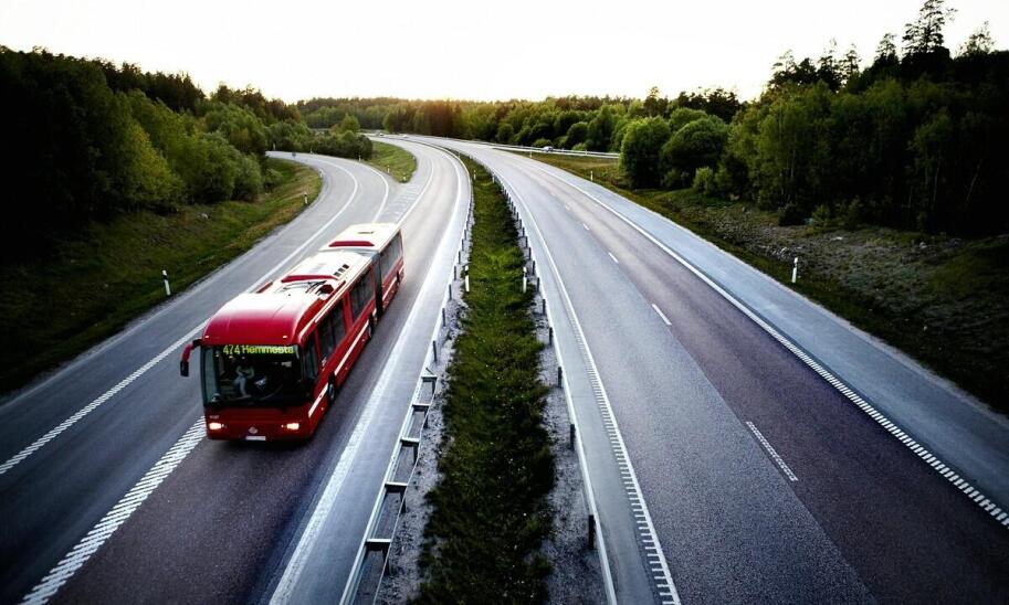 Jak rozpoznać, czy bus z kierowcą sprawdzi się na trasach po Mazowszu