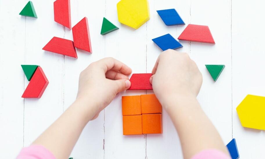 Jak modele z drewna pomagają zrozumieć geometrię przestrzenną przed maturą z matematyki