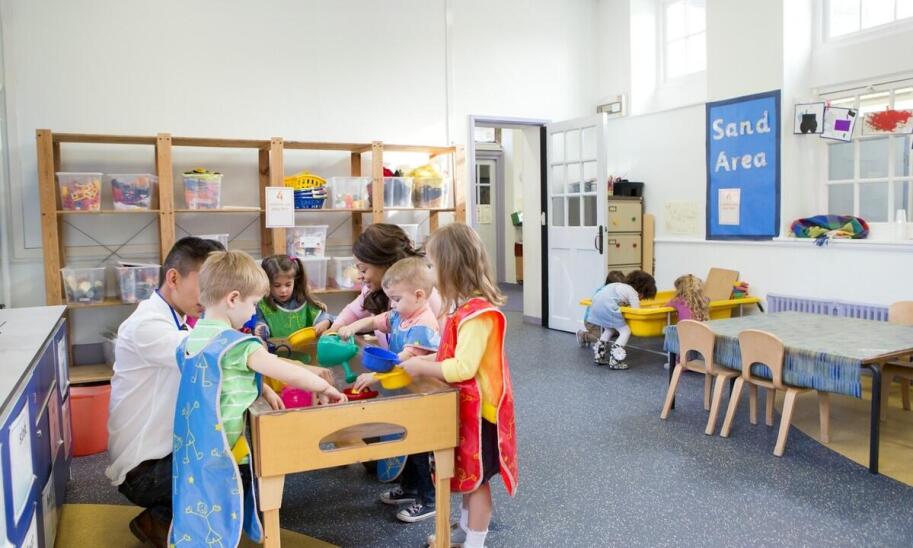 Czego mogą oczekiwać rodzice z Łodzi od przedszkola Montessori dla dziecka z autyzmem
