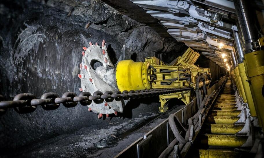 Jak dobrać średnicę i energię urządzenia typu kret do gruntu i długości trasy