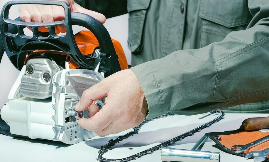 Jak przygotować pilarkę i kosiarkę Stihl do sezonu po zimowym postoju