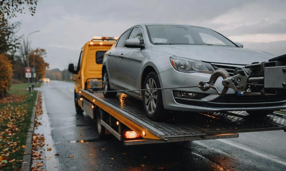 Zanim auto trafi na platformę — co trzeba sprawdzić, by załadunek był bezpieczny