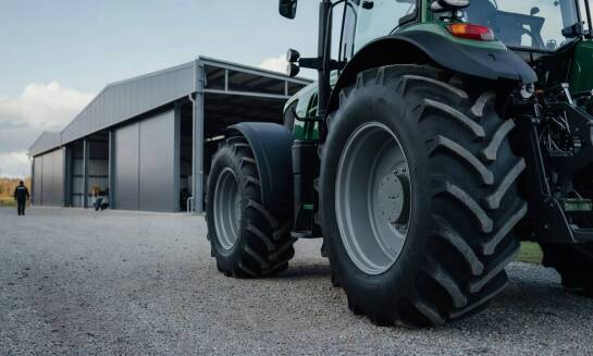 Kalkulacja kosztów mechanizacji w gospodarstwie — kiedy wypożyczenie ciężkiego sprzętu ma większy sens finansowy niż własność