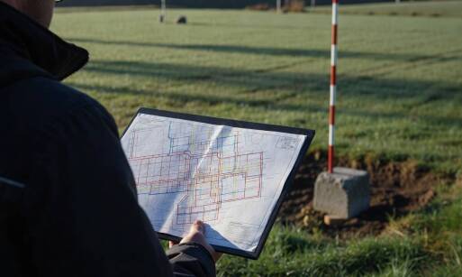 Mapa do celów projektowych pod budowę domu — droga dokumentu od pomiaru po akceptację urzędu