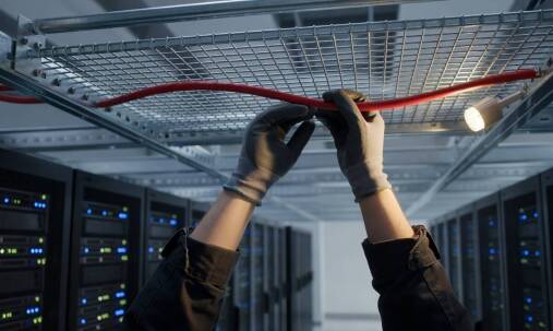 Od projektu do odbioru — etapy wdrażania systemu sygnalizacji pożaru w obiektach z elektroniką wrażliwą