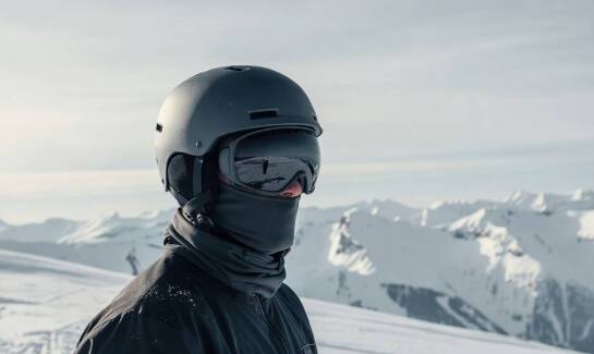 Dlaczego cyrkulacja powietrza i kompatybilność z goglami decydują o komforcie męskiego kasku snowboardowego