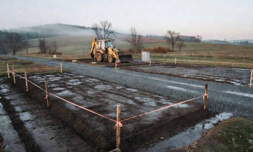 Kolejność robót na działce pod Tarnowem, która ogranicza przestoje między ekipami