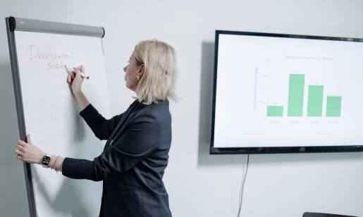 Przekształcamy ekspertów w liderów - poznaj praktyczne szkolenia menedżerskie od BeSmarter
