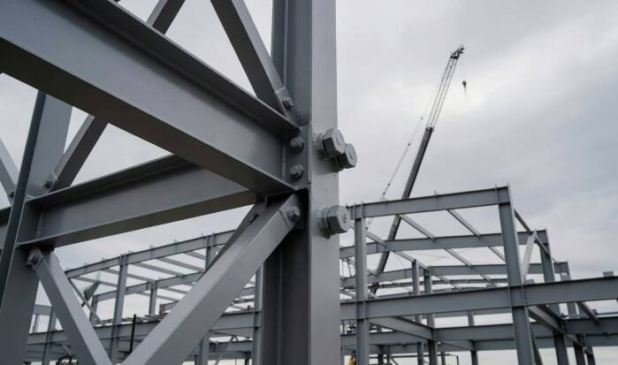 Jak klimat, wiatr i środowisko przemysłowe Dolnego Śląska wpływają na projekt hali stalowej
