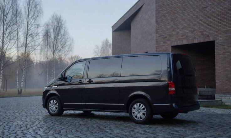 Jakie dokumenty i uzgodnienia porządkują przewóz zmarłego w kraju i za granicę