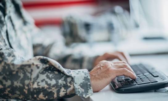 Czym charakteryzują się klawiatury wojskowe?