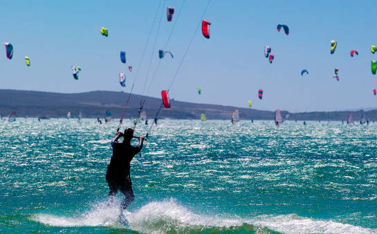 Jak nauczyć się kitesurfingu?