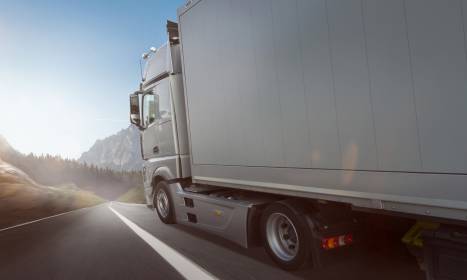 Czym się różni spedycja od transportu?