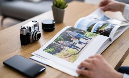 Personalizowany album na zdjęcia jako świetny pomysł na prezent