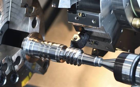 Jak dorobić śrubę do tokarki?