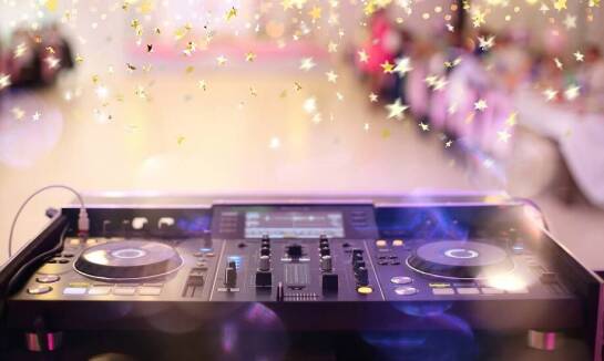 Na co zwrócić uwagę wybierając DJ na wesele?