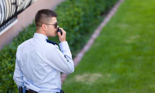 Jakie uprawnienia ma pracownik ochrony mienia?