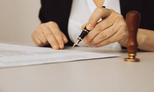 Zawieranie umowy przedwstępnej u notariusza – zalety rozwiązania