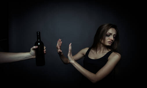 Na czym polega detoks alkoholowy?