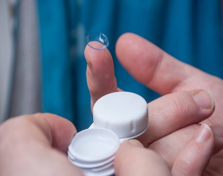 Zalety i wady stosowania soczewek jednodniowych