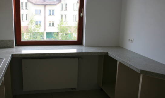 Z jakich typów kamienia wykonuje się parapety w domach i mieszkaniach?