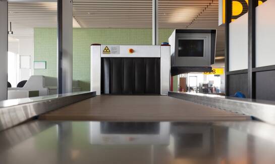 Jak działa taśmociąg, czyli podajnik taśmowy i jak jest zbudowany?