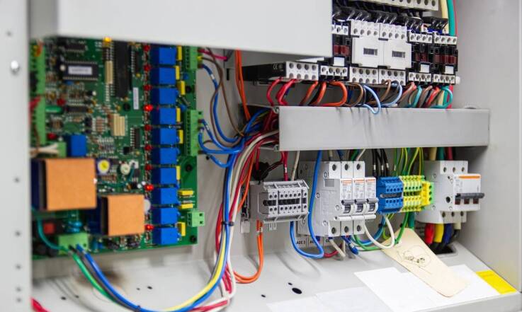 Rodzaje i zastosowania rozdzielnic elektrycznych 