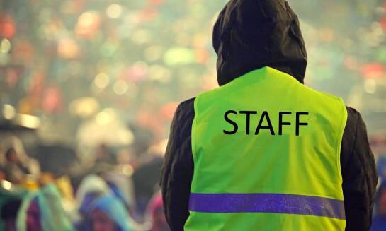 Czy na kamizelkach odblaskowych mogą być umieszczane nadruki?