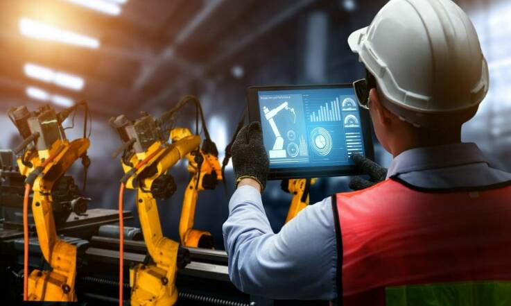 Na czym opierają się oprogramowania produkcji?