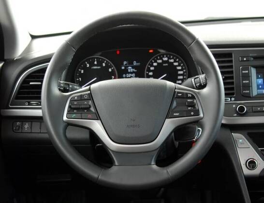 Najczęstsze awarie napędów kierowniczych samochodów osobowych